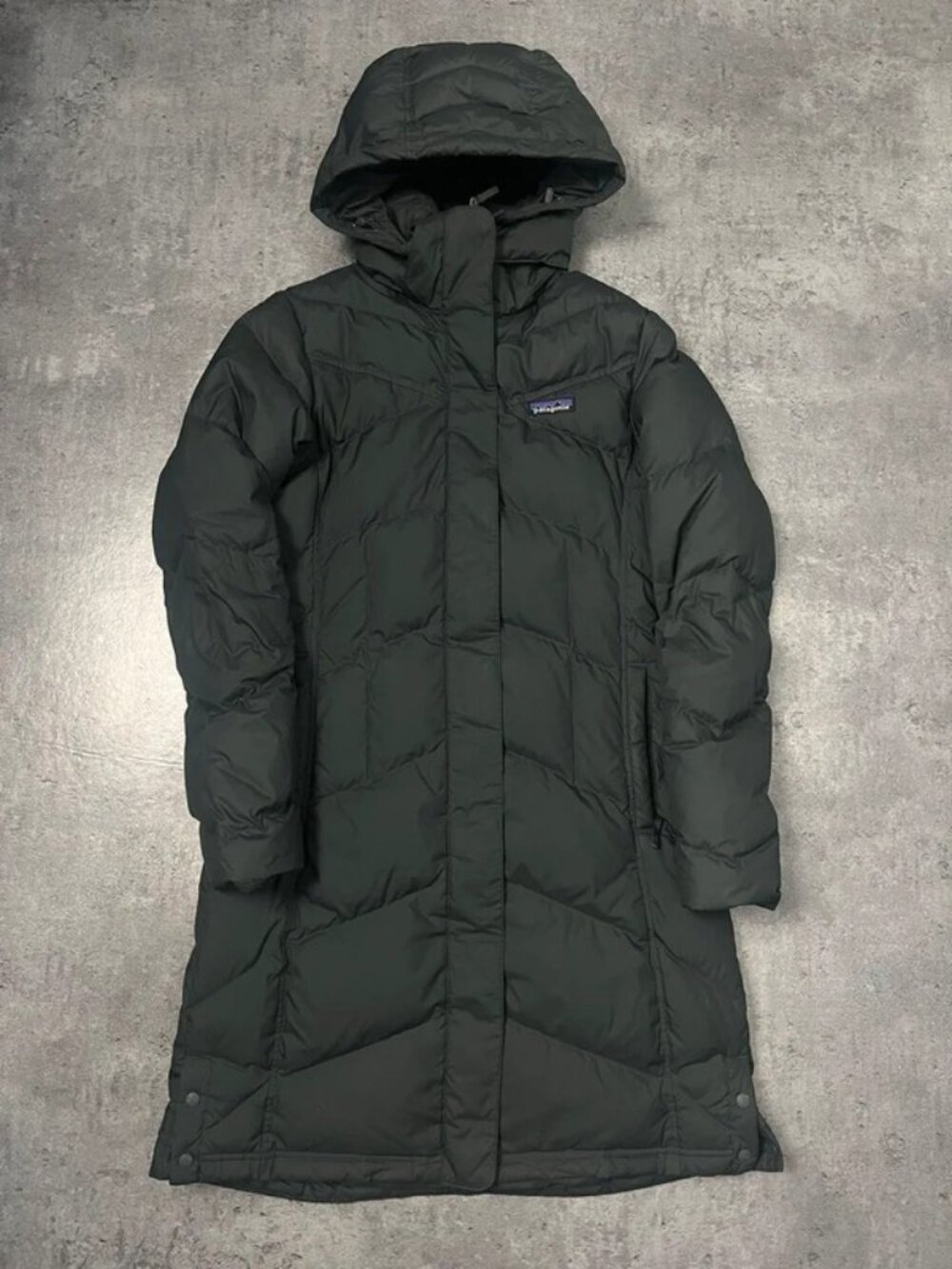 Patagonia Women’s Long Down Parka Hooded Puffer Coat Dark Gray Size S